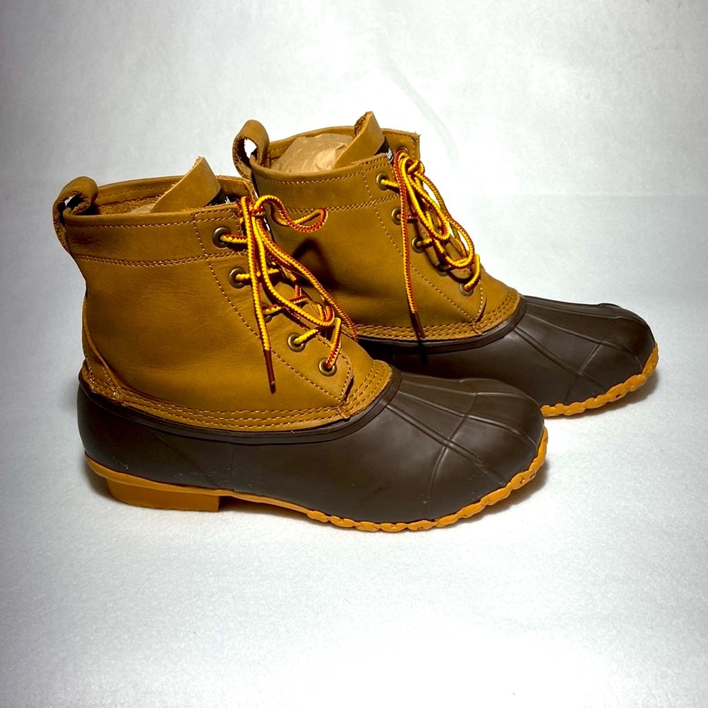 3M Thinsulate Duck Boots. 2 Tone Brown. Size 10 Mens. These Are Like New.
